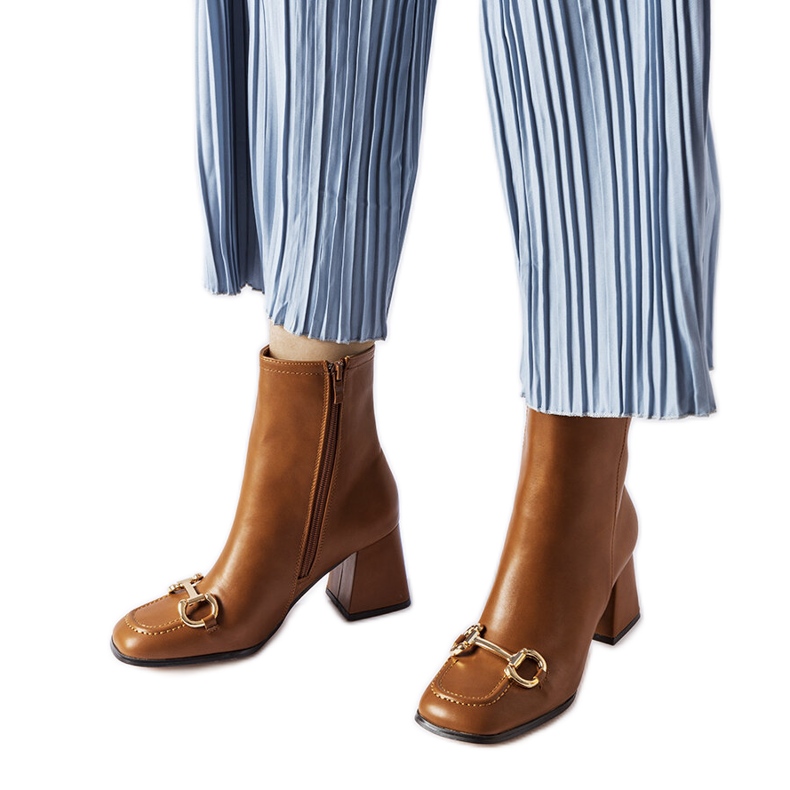 Brązowe botki na słupku Castione