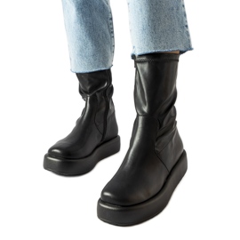 Czarne botki na platformie Valpantena