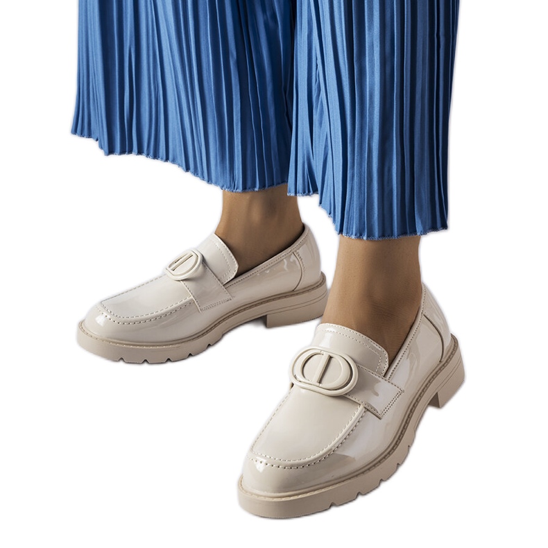 Inna Beżowe lakierowane mokasyny Scranton beżowy