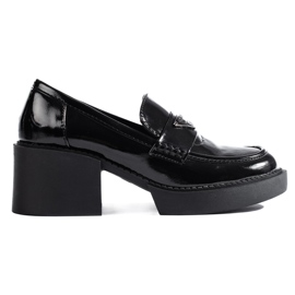 Czarne lakierowane półbuty na słupku Shelovet