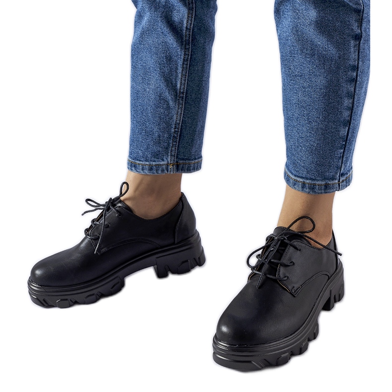 Czarne półbuty Kelly