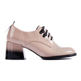 Lakierowane wiązane beżowe półbuty na obcasie Shelovet beżowy