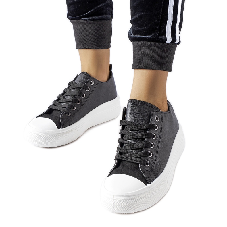 Czarne trampki na platformie Peculiar