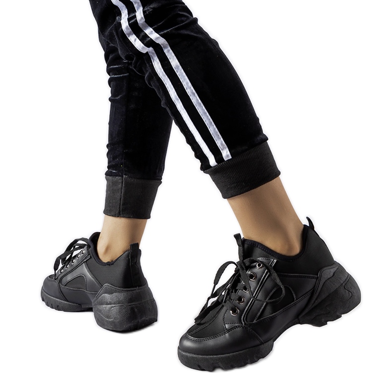 Czarne sneakersy z elastyczną cholewką Abal