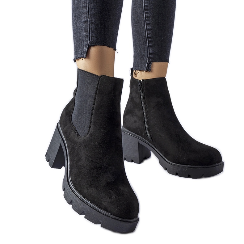 Czarne botki na grubym słupku Tobiassen