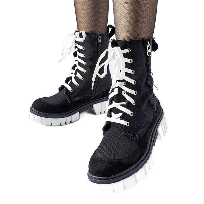 Czarne ocieplane trapery Crispiero