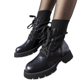 Czarne ażurowe skaretowe trapery Portico