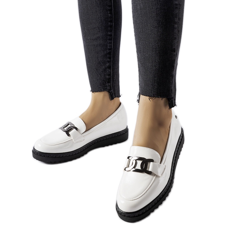 Inna Białe lakierowane mokasyny na koturnie Vinceza