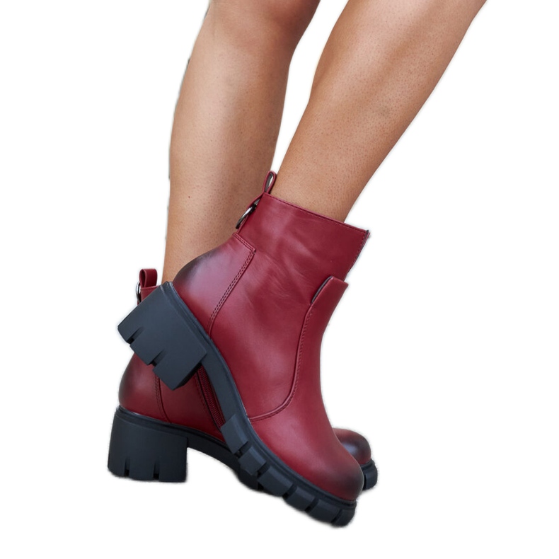 Czerwono-czarne botki na klocku Fajardo czerwone