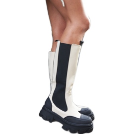 Beżowe masywne kozaki z bieżnikiem Barrios beżowy