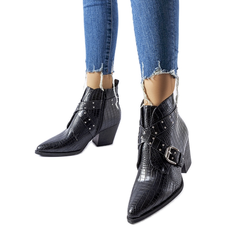 Czarne botki typu kowbojki na słupku Corrado