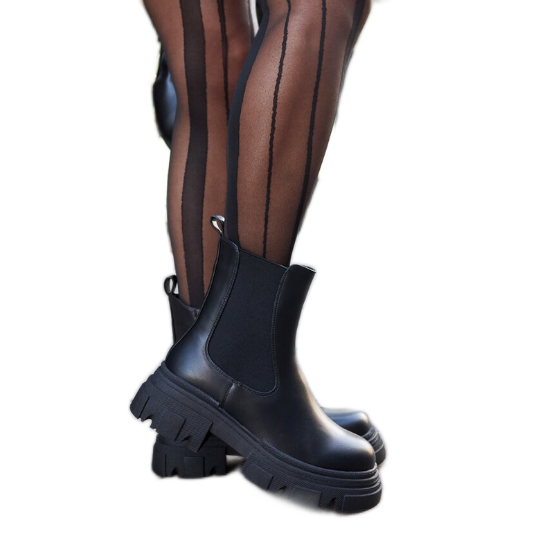 Czarne botki z gumową wstawką D'Isola