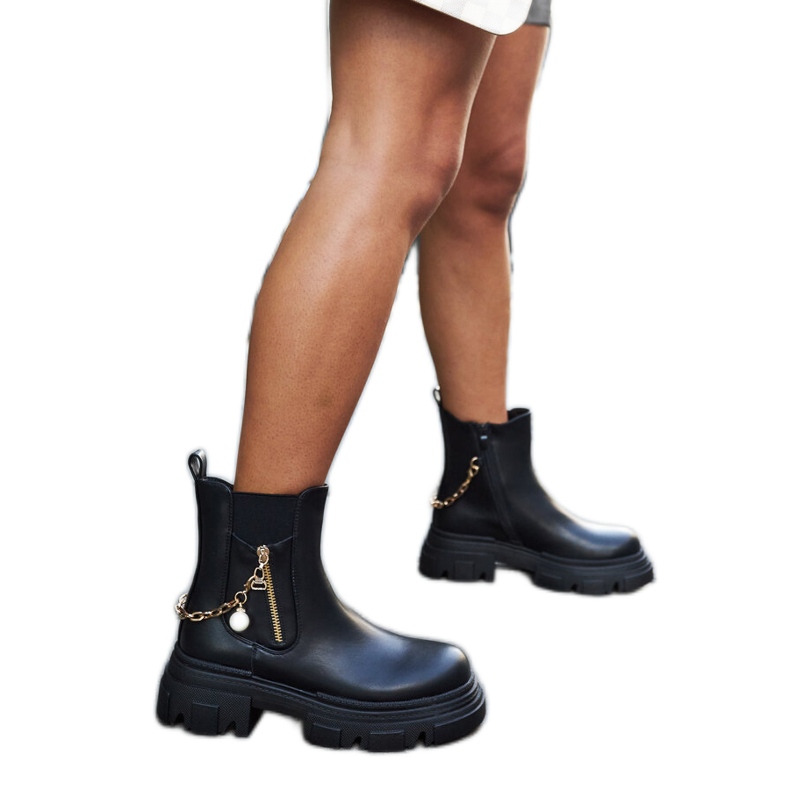 Czarne botki z ozdobnym łańcuchem Archard