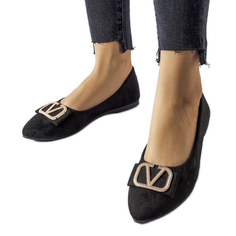 Czarne balerinki z ozdobną klamerką Secondo