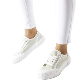 Białe tenisówki na grubej platformie Egidio