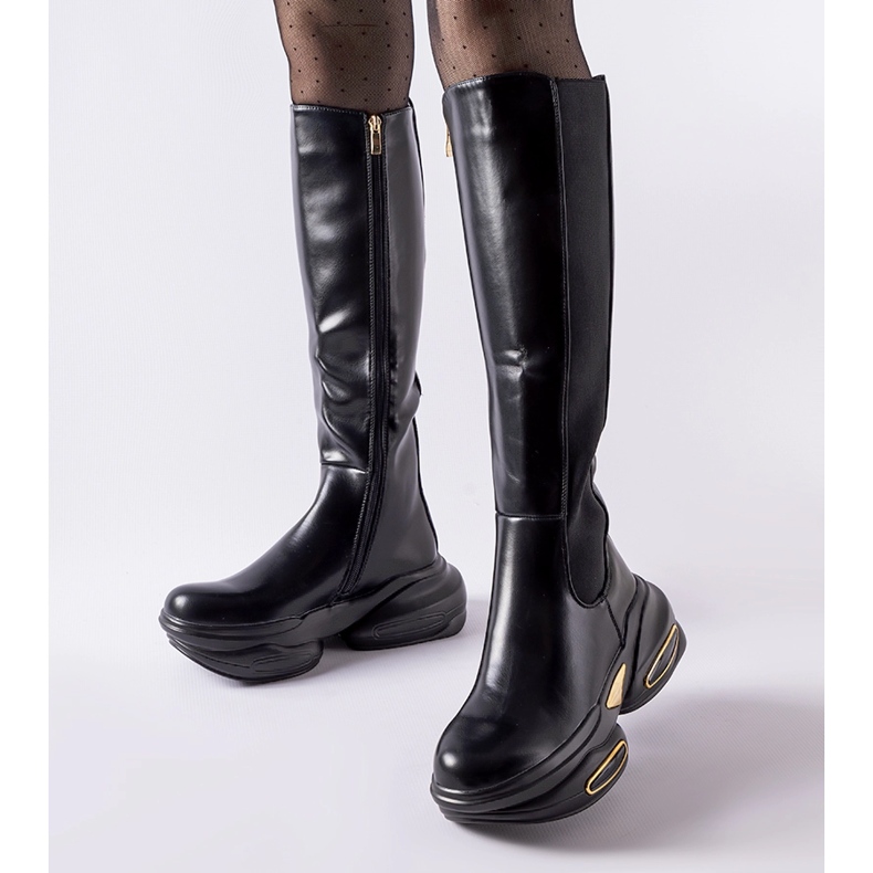 Inna Czarne kozaki na masywnej podeszwie Tanas