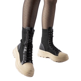 Czarne skarpetowe buty jasna podeszwa Vitto