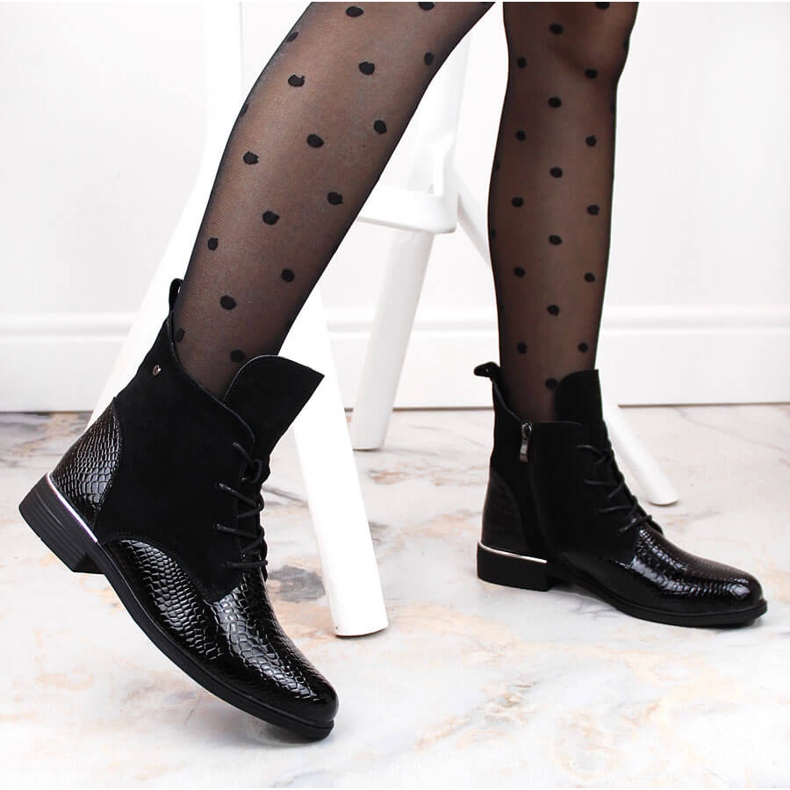 Skórzane lakierowane zamszowe botki damskie ocieplane czarne Filippo DBT4749