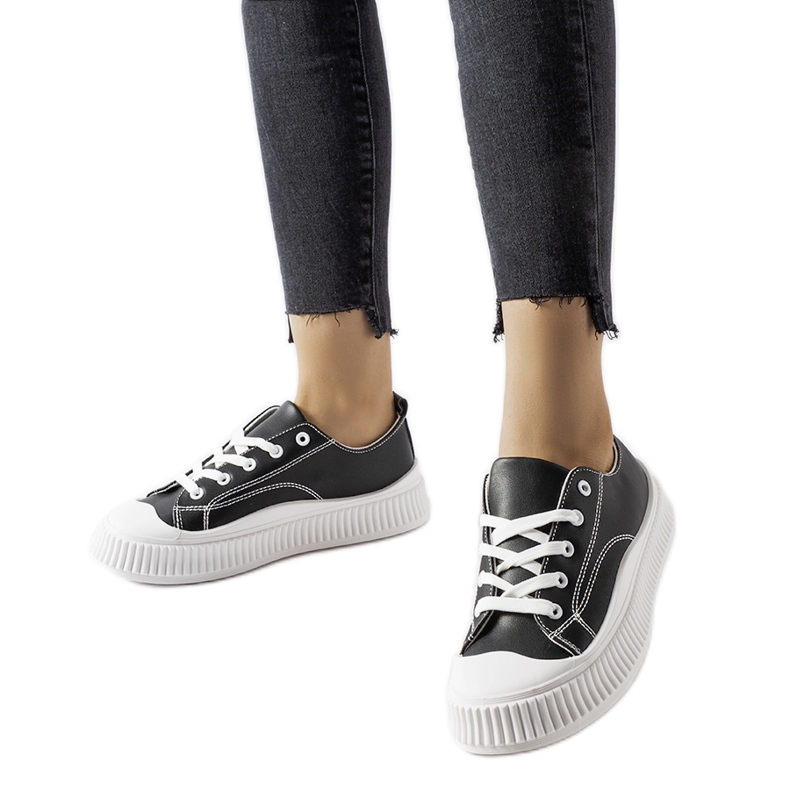 Czarne trampki na platformie Erbezzo