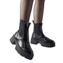 Czarne masywne ocieplane workery Carruba