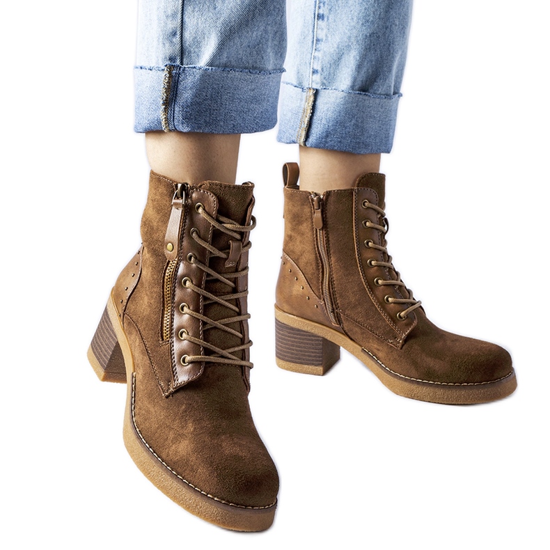 Brązowe botki na słupku eko-zamsz Graziella