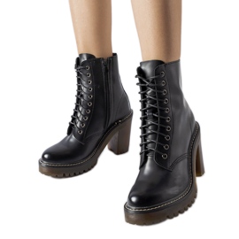 Czarne botki sznurowane na słupku Ezio