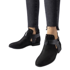 Czarne ażurowe mocno wycięte botki Lungodora