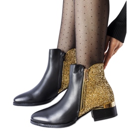 Czarne ocieplane botki z ozdobnym tyłem Olindo