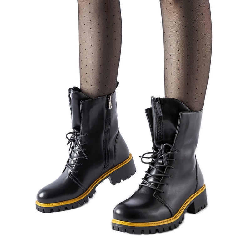 Czarne workery z żółtym zdobieniem Elisabetta