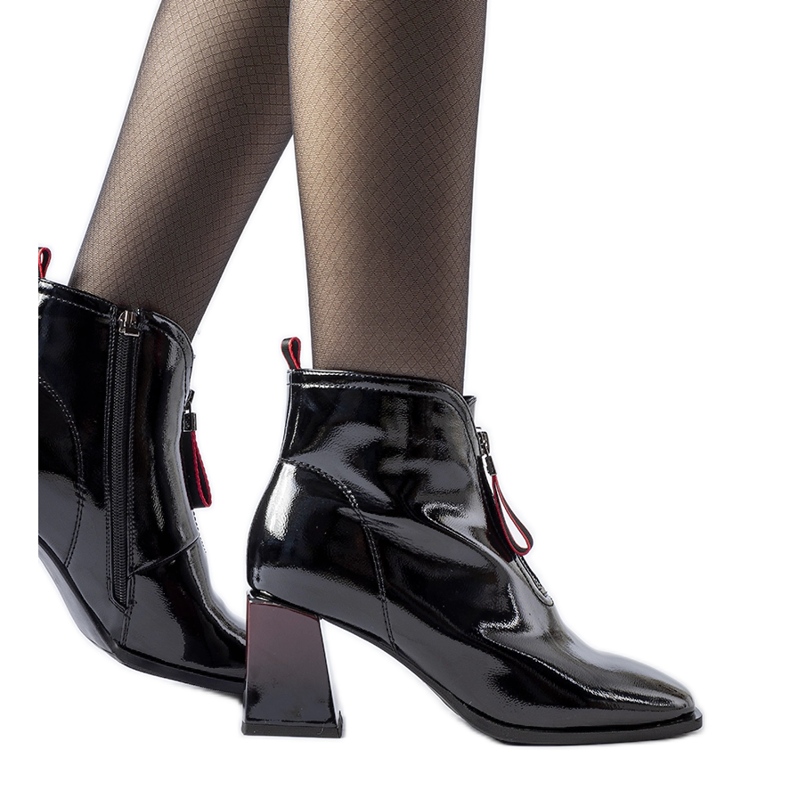 Czarne lakierowane botki na klocku Bibbiano