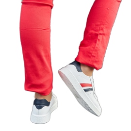 Białe skórzane wiązane sneakersy