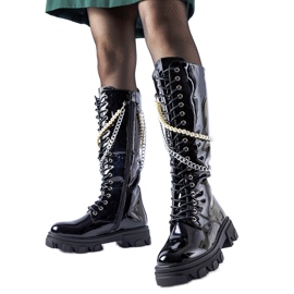 Czarne lakierowane kozaki z perełkami Clarksbur