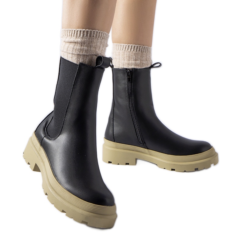 Czarne botki na oliwkowej podeszwie Georgette