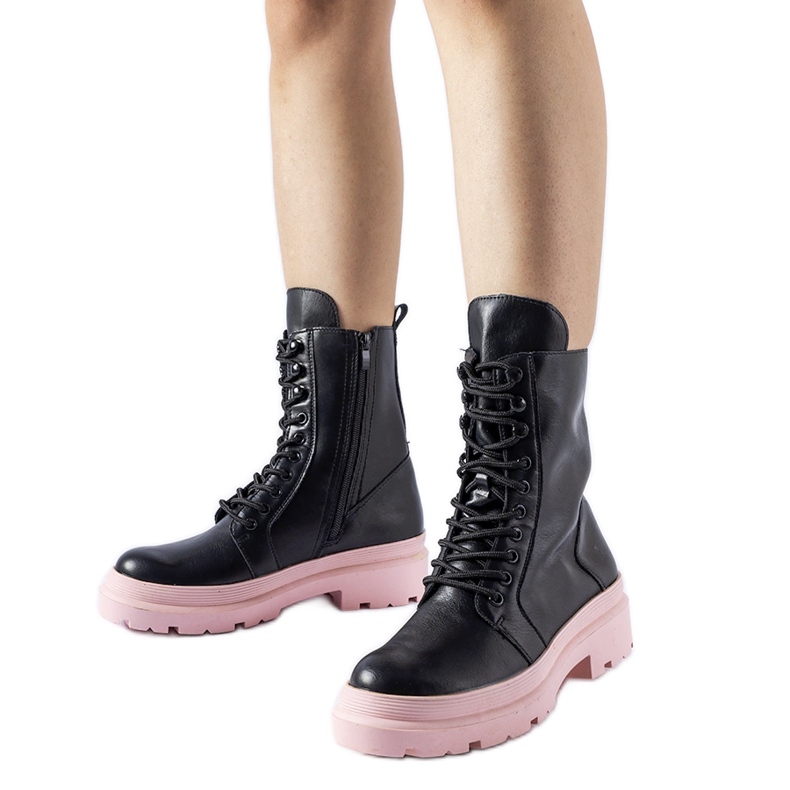 Czarne trapery na kolorowej podeszwie Quennie