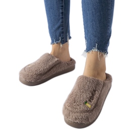 Brązowe ciepłe kapcie Collinsville