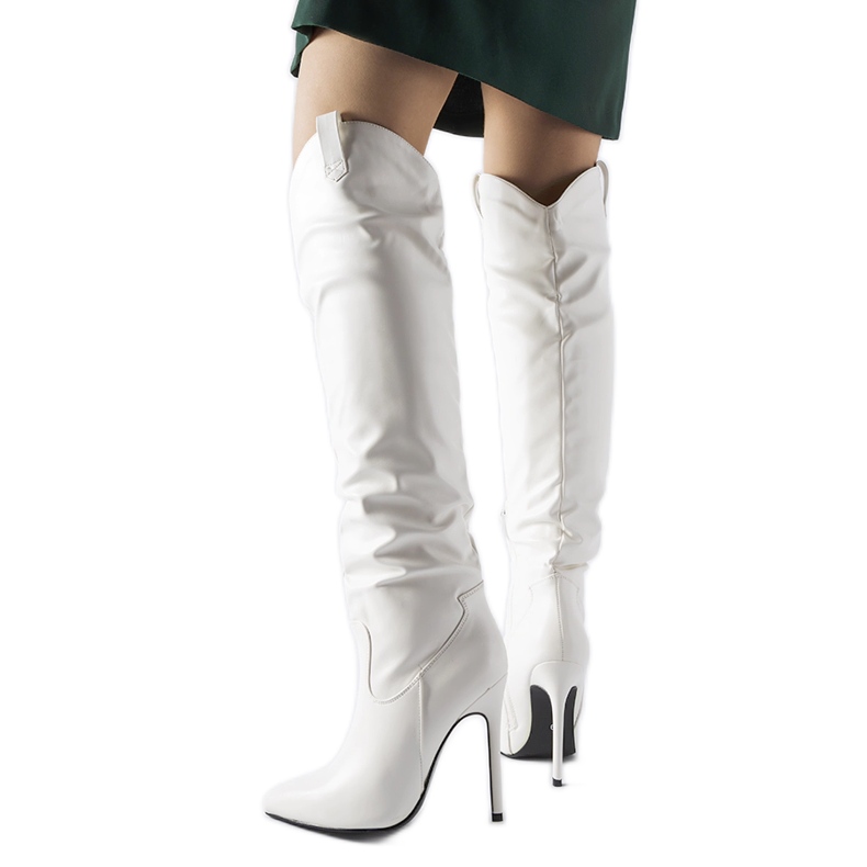 Białe długie kozaki na wysokiej szpilce Cerati
