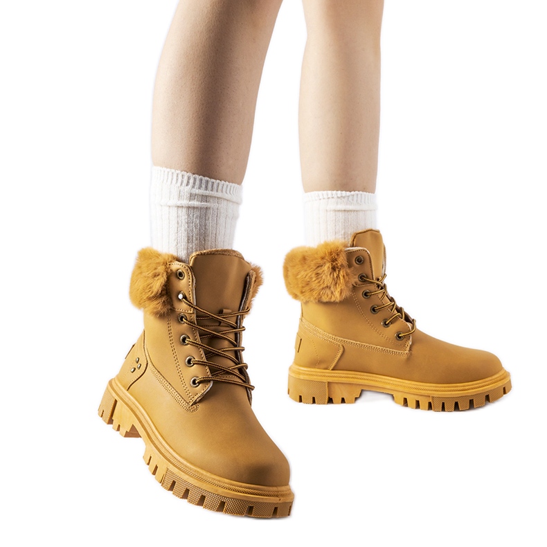 Brązowe trapery z ozdobnym futerkiem Alberta