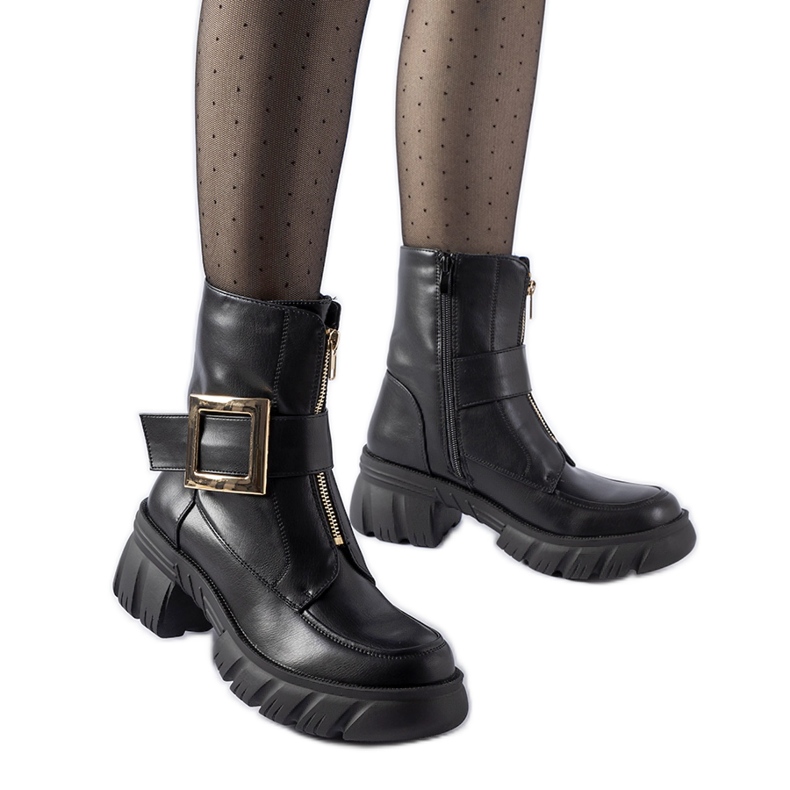 Czarne masywne botki z klamerką Morgan