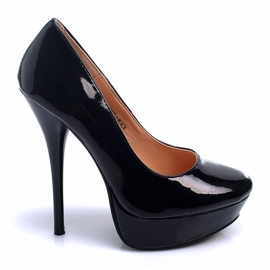 Ideal Shoes Lakierowane szpilki na platformie czarne