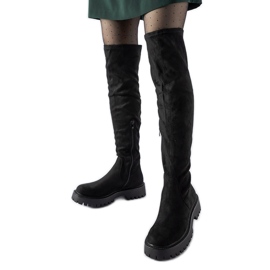 Długie czarne kozaki masywna podeszwa Kossuth