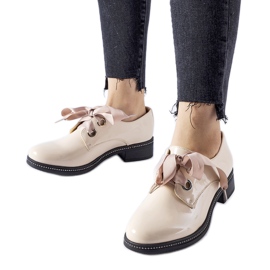 Beżowe półbuty z cyrkoniami Povegliano beżowy