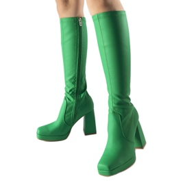 Zielone matowe kozaki na słupku Sycamore