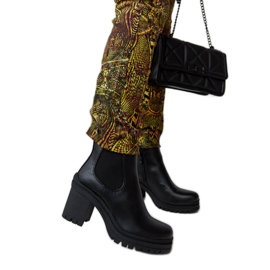 Czarne botki na niskim słupku Layman