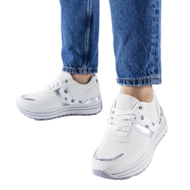 Białe sneakersy na platformie Provinciale