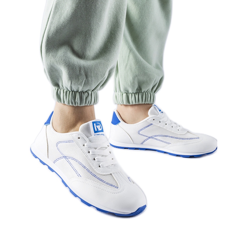 Białe sportowe sneakersy Pinarella