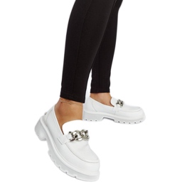 Białe skórzane mokasyny Goe LL2N4038