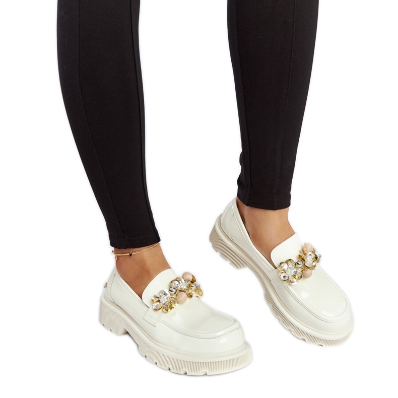 Beżowe skórzane mokasyny lakierowane Goe NN2N4202 beżowy