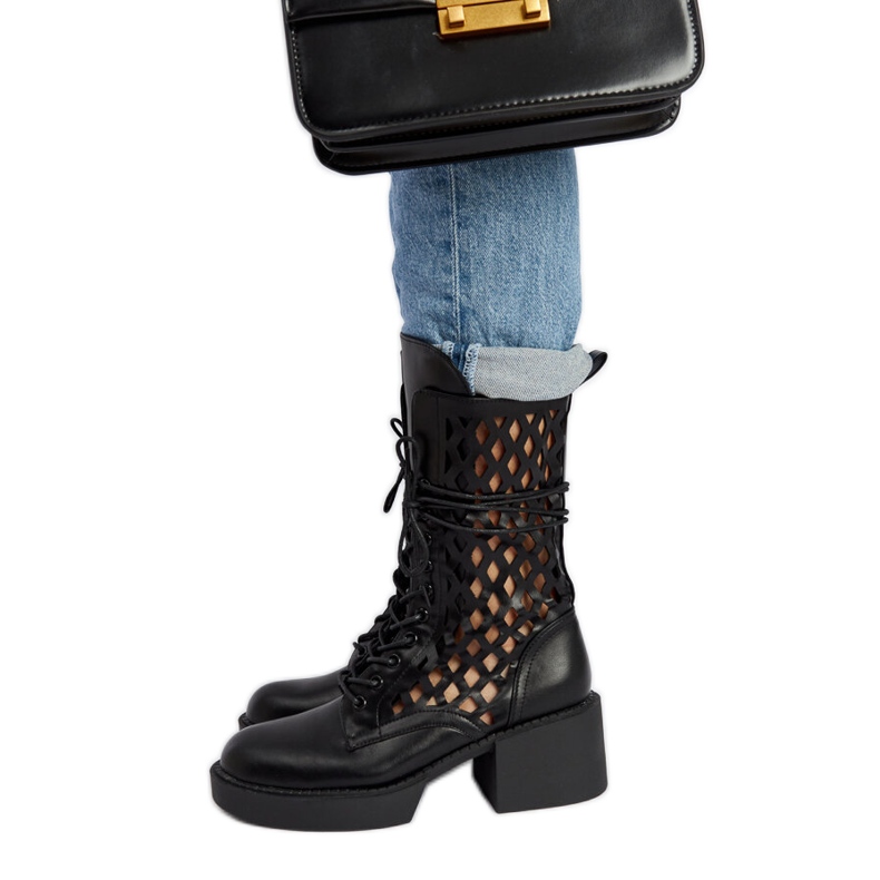 Czarne ażurowe trapery na obcasie Visalia