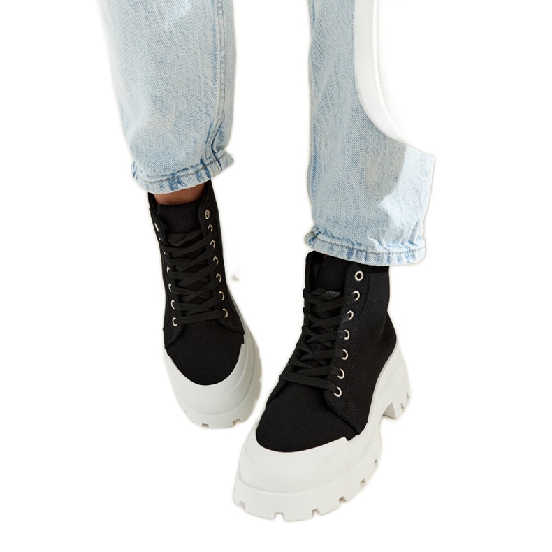 Czarne lekkie traperki za kostkę Obispo