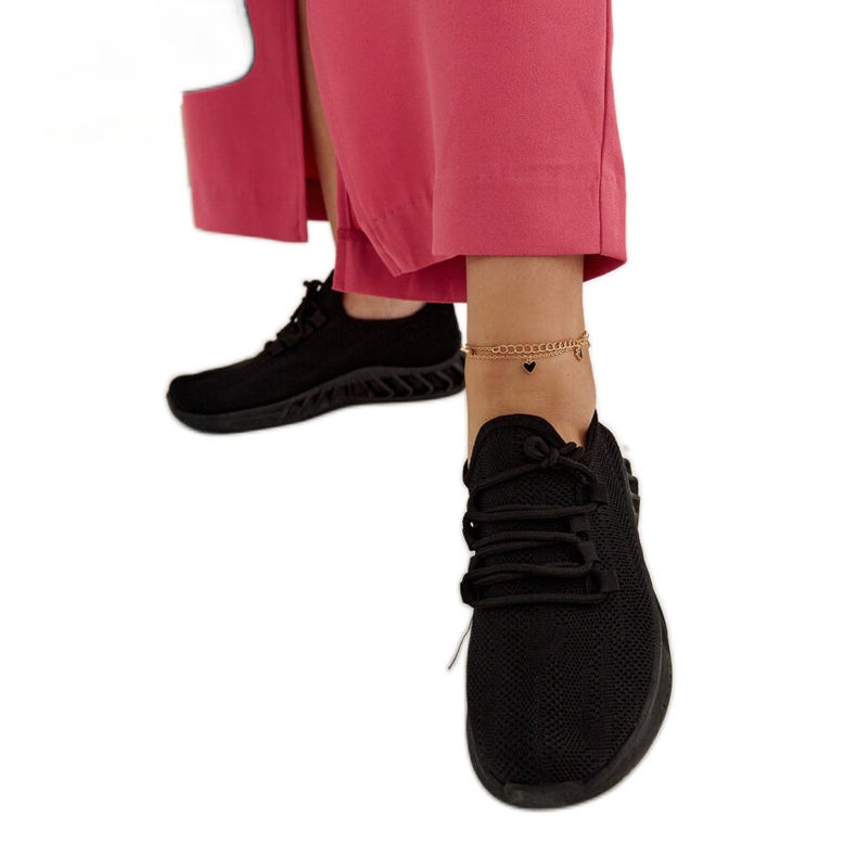 Czarne materiałowe sneakersy Weekley